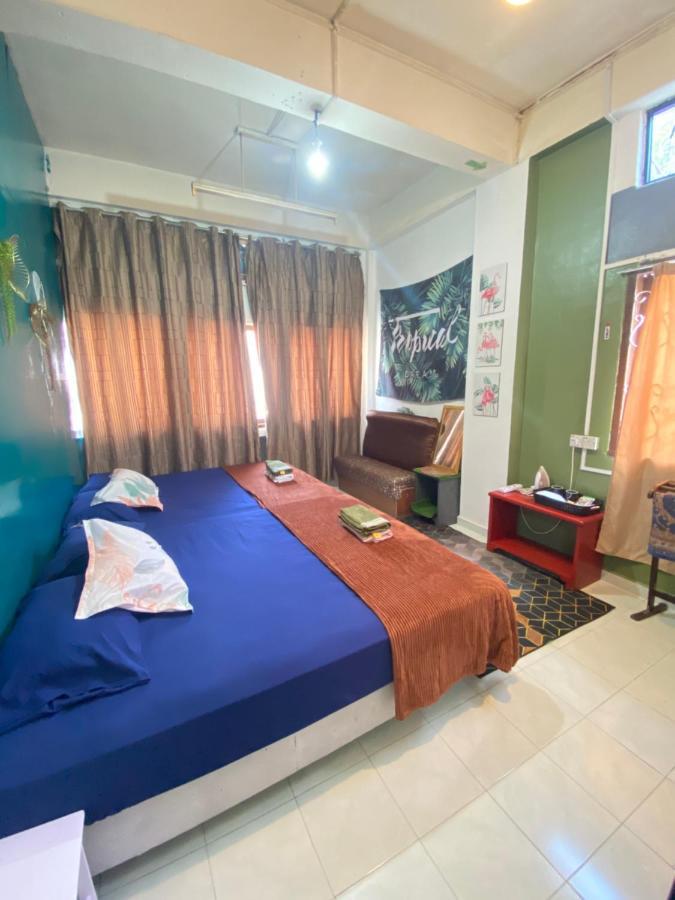 Pesona Backpackers Inn كوتا بْهارو المظهر الخارجي الصورة