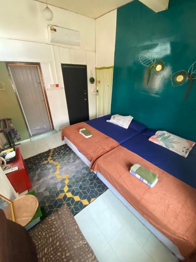Pesona Backpackers Inn كوتا بْهارو المظهر الخارجي الصورة